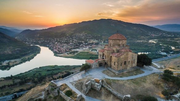 کلیسای جواری و شهر متسختا